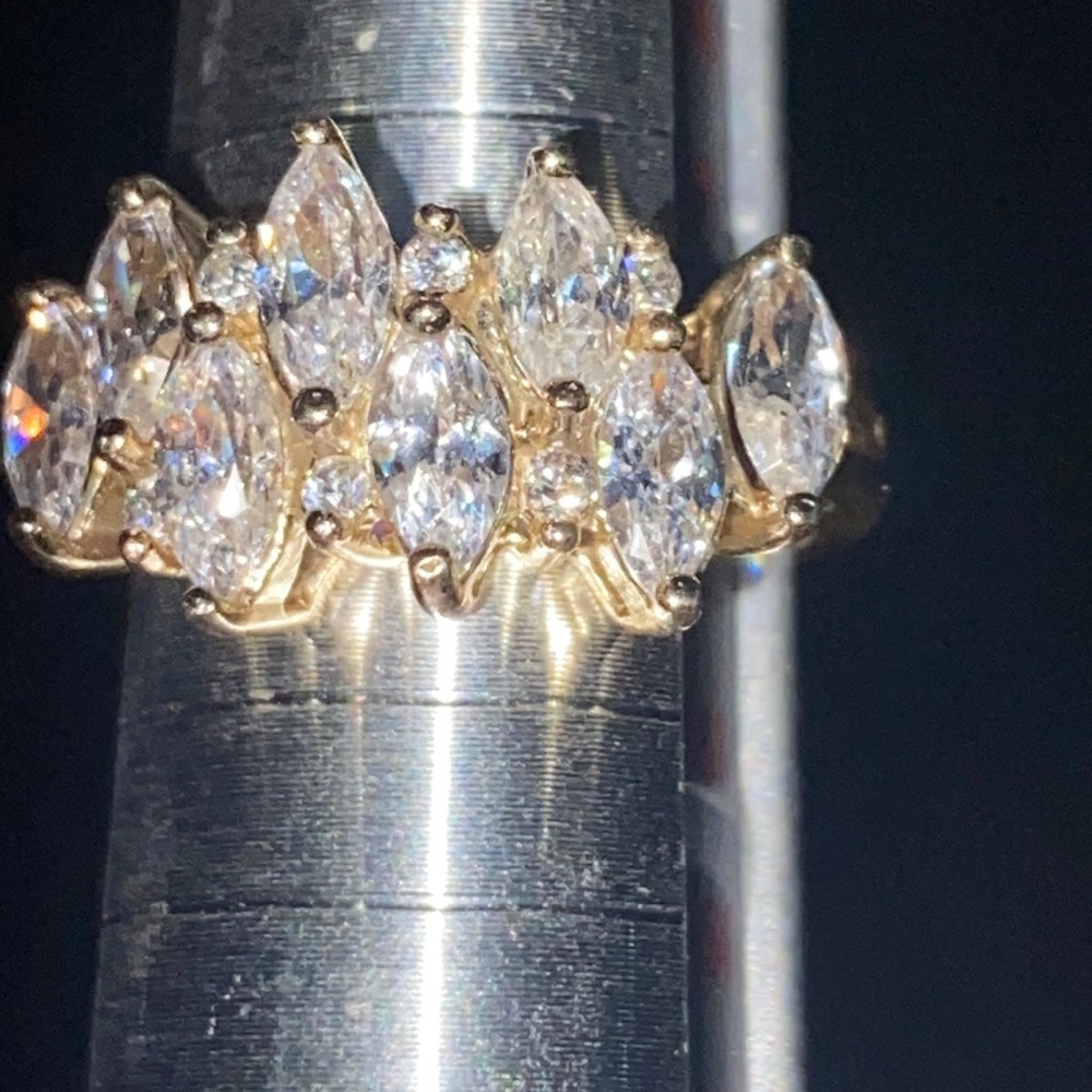 Gorgeous Sterling Silver Ring With Rhinestones. Mi